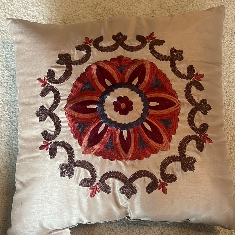 Decorative pillow